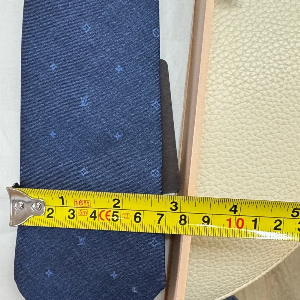 Louis Vuitton Navy Designer Silk Tie -NWT - Picture 8 of 10